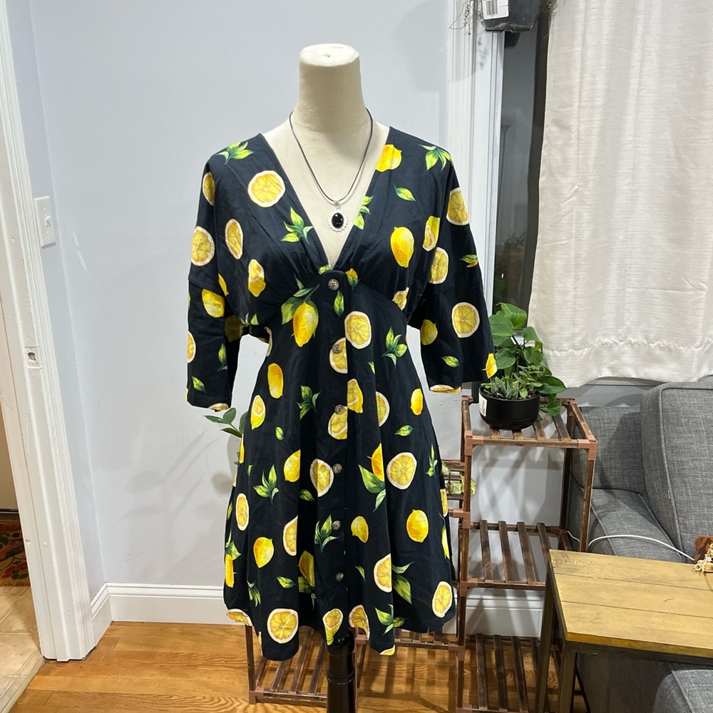 NEW ASOS plus-size black mini dress with lemon print